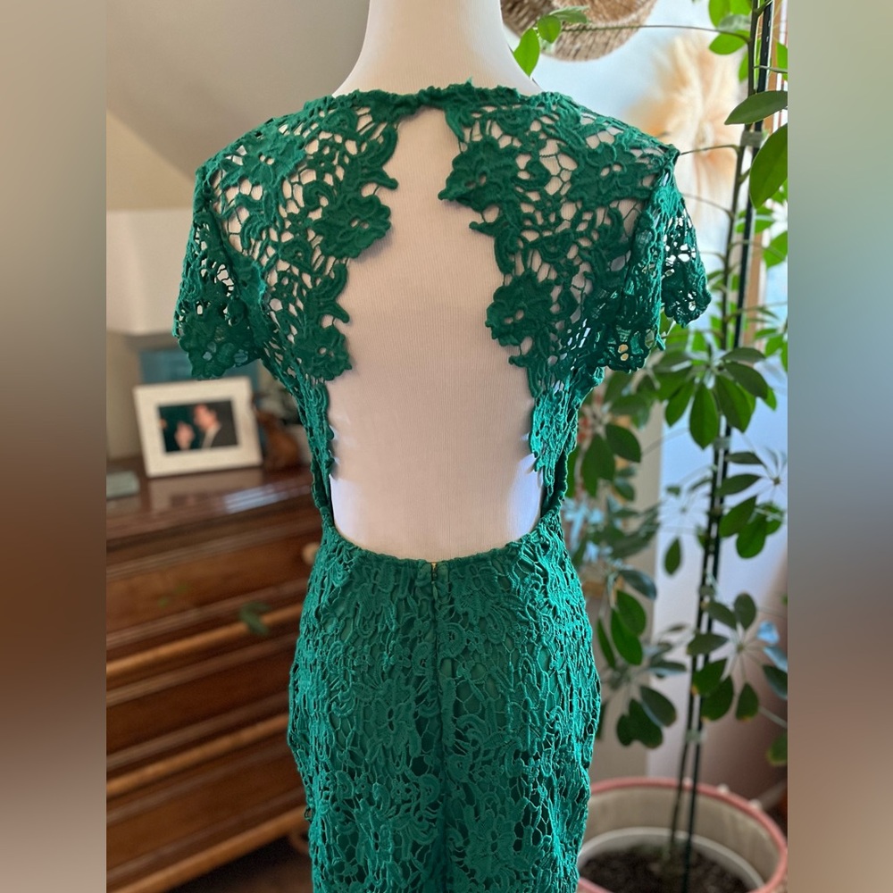 Lulu’s Lace backless dress